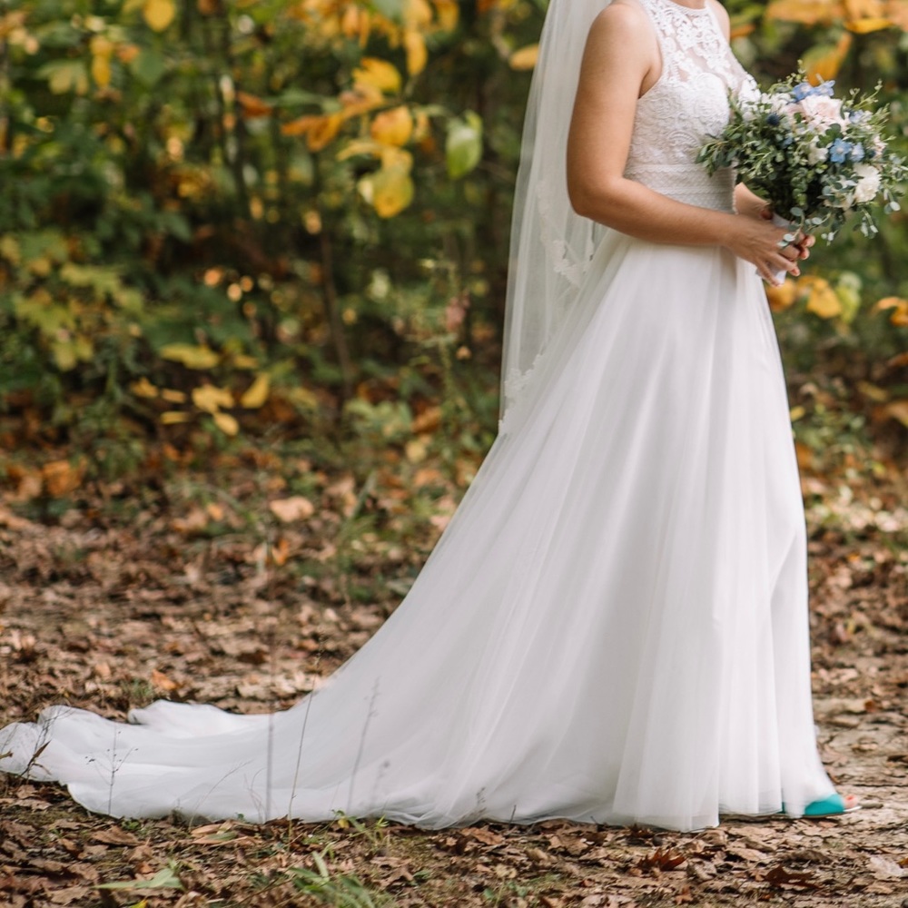 Wedding Dress - Picture 6 of 8